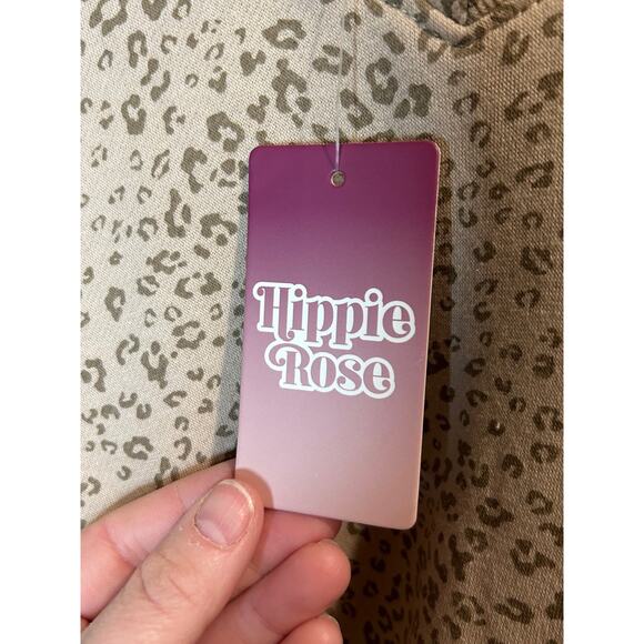 Hippie Rose Cropped Long Sleeve Leopard Medium Sweater Size Medium - Picture 2 of 9